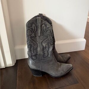 Jeffrey Campbell Dagget boots